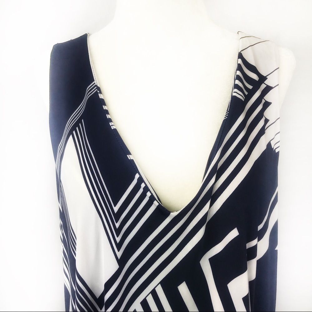 Geometric print v-neck cage back Deep V neck -long - Picture 4 of 8